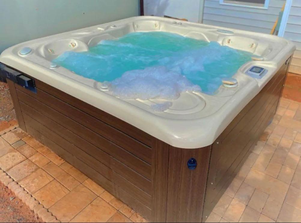 Stylish 4b 3b -king Bed- Jacuzzi Casa de férias