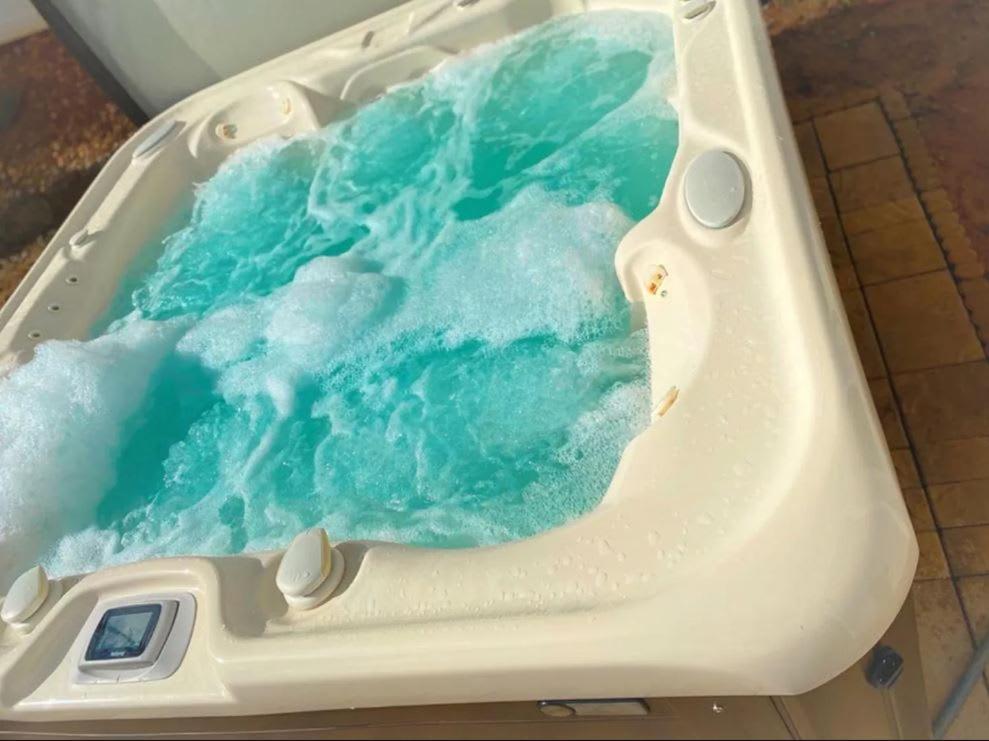Stylish 4b 3b -king Bed- Jacuzzi * Charlotte